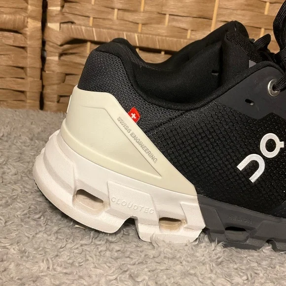 On Cloud Cloudflyers Athletic Shoes - Picture 5 of 11